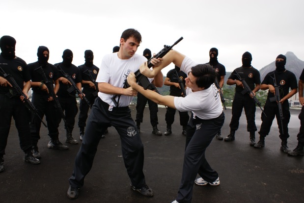 O treinamento que prepara militares para sobreviver ao imprevisível estará no COP International 2026